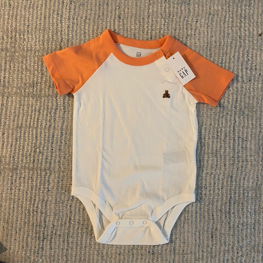 NWT Set of Three Gap 6-12month Boys Onesies - Picture 4 of 7
